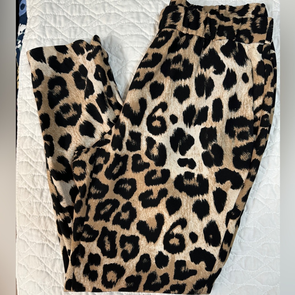 Banana Republic leopard-print loose pants 🐆